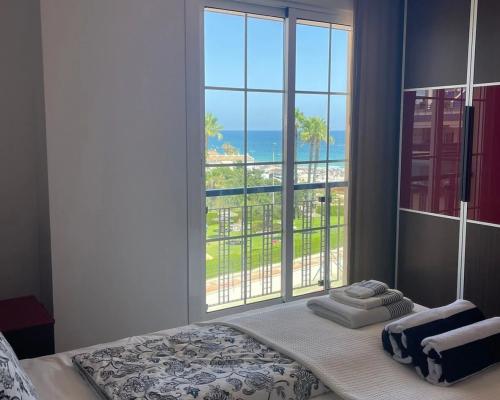 HISZPANIA/Penthouse z widokiem na morze – Mil Palmeras, Alicante